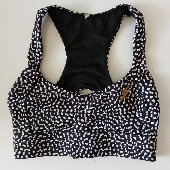 DOYOUEVEN SET (BRA & SHORTS) - Picture 1 of 4